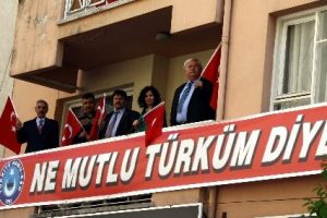 T&uuml;rk Eğitim Sen'den afişli tepki