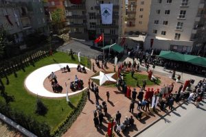 Şehit babasını duygulandıran park a&ccedil;ılışı