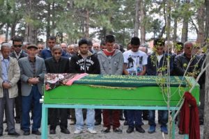 Merdaneyle &ouml;ld&uuml;r&uuml;len anne ve kızı, toprağa verildi