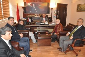 Kurtlar Vadisi'nin &Ouml;mer Babası'ndan Posbıyık'a ziyaret