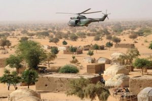 Mali'de askeri helikopter d&uuml;şt&uuml;: 5 &ouml;l&uuml;