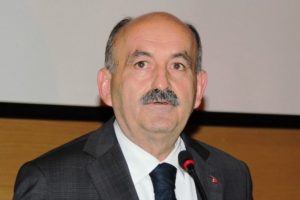"Atat&uuml;rk&ccedil;&uuml;l&uuml;k s&ouml;zde midir &ouml;zde midir?"