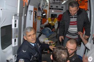 İntihar i&ccedil;in &ccedil;ıktığı &ccedil;atıdan 4 saat sonra indirildi