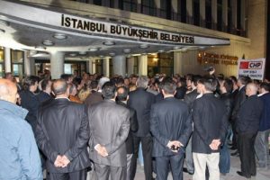 İBB Meclisi'nde arbede
