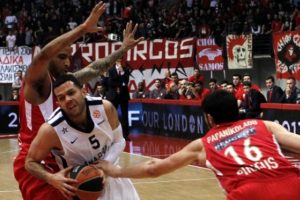 Anadolu Efes Atina'da kayıp