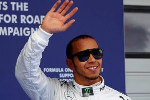 İlk cep Hamilton'un!