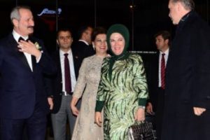 Bakan &Ccedil;ağlayan'ın mutlu g&uuml;n&uuml;