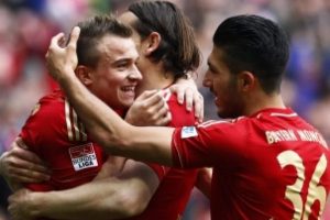 Şampiyon Bayern gole doymadı