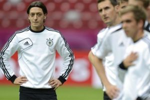 Mesut &Ouml;zil şoku!