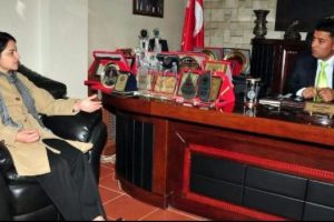 BDP'li başkanı ziyaret etti
