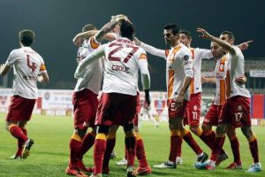 Sneijder'den hayat &ouml;p&uuml;c&uuml;ğ&uuml;