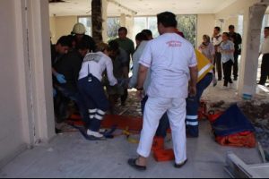 &Ccedil;&ouml;ken tavan iş&ccedil;iyi yaraladı