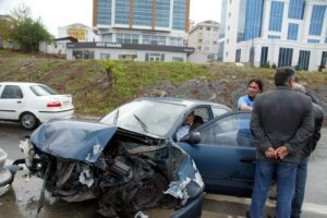 Bu kazayı hafif sıyrıklarla atlattı