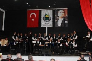 İneg&ouml;l'de imamlar korosuna b&uuml;y&uuml;k ilgi