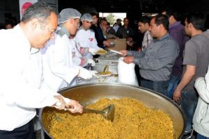 5 bin esnafa pilav ikram edildi