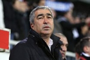 Samet Aybaba ve kızına şişeli saldırı