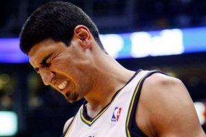 Enes Kanter bı&ccedil;ak altına yatacak