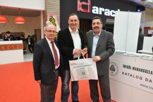 İneg&ouml;l Mobilyacılar Odası MODEF'te binlerce katalog dağıttı