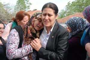 Kadın cinayetlerine isyan etti