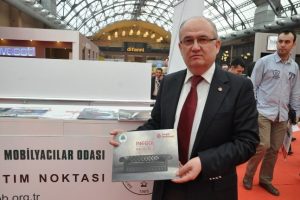 İneg&ouml;l mobilyacılar odası MODEF'te binlerce katalog dağıttı