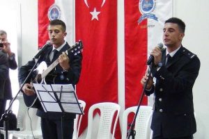 Polis adaylarından anlamlı konser