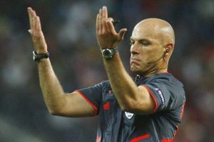 Howard Webb &uuml;&ccedil;&uuml;nc&uuml; ligde