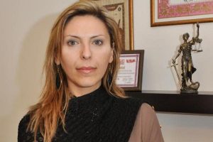Kadın avukata şiddet