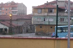 Okul değil harabe