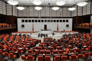 AK Parti'de &ccedil;&ouml;z&uuml;m komisyonuna yoğun ilgi