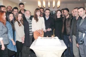 Dizi uzar diye &ouml;d&uuml;m kopuyor