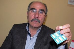 İlacın i&ccedil;inden kıl &ccedil;ıktı