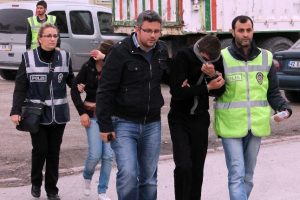 Sevgililerin nişan oyunu poliste bitti