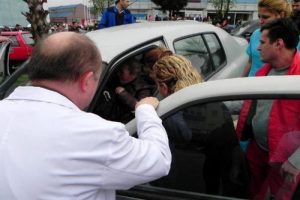 Tankere &ccedil;arpan otomobilin s&uuml;r&uuml;c&uuml;s&uuml; yaralandı