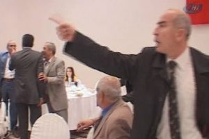Akil İnsanlar toplantısında arbede