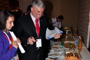 Y&ouml;resel yemekler yarıştı