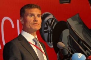 D&uuml;nyaca &uuml;nl&uuml; F1 Pilotu Coulthard Bursa'da konuştu