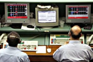 Borsa 83.000 sınırında kaldı