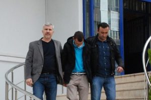 Cami faresine su&ccedil;&uuml;st&uuml;