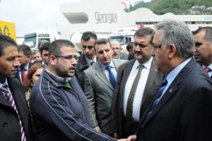 Bakan'dan işten &ccedil;ıkarılan iş&ccedil;iye sitem