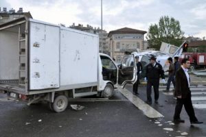 Elazığ'da trafik kazası: 2 &ouml;l&uuml;, 3 yaralı