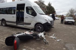 Motosiklet kazasında 2 kişi yaralandı