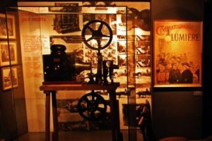 &Ouml;mer &Ccedil;elik'ten sinema severlere m&uuml;jde!