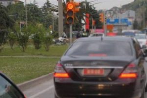 Vekillere trafikte ge&ccedil;iş &uuml;st&uuml;nl&uuml;ğ&uuml;