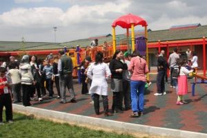 Liseli &ouml;ğrencilerden "engelliler parkı"