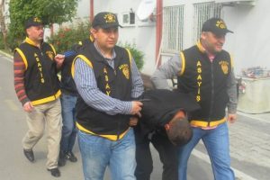 Aynı ara&ccedil;tan &ccedil;anta &ccedil;aldılar, birbirlerini tanımadılar