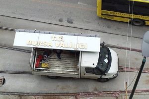 Bursa Valiliği'nin yeni tabelası yerini aldı