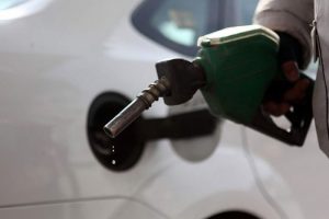 Benzin ve motorin 8 ayın en d&uuml;ş&uuml;ğ&uuml;nde