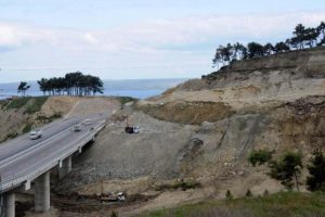 &Ccedil;anakkale'de durdurulamayan heyelan