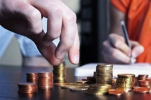 Negatif faize rağmen ekonomi bocalıyor