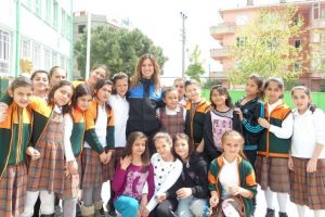 Polis amcalarından miniklere g&uuml;venlik dersi